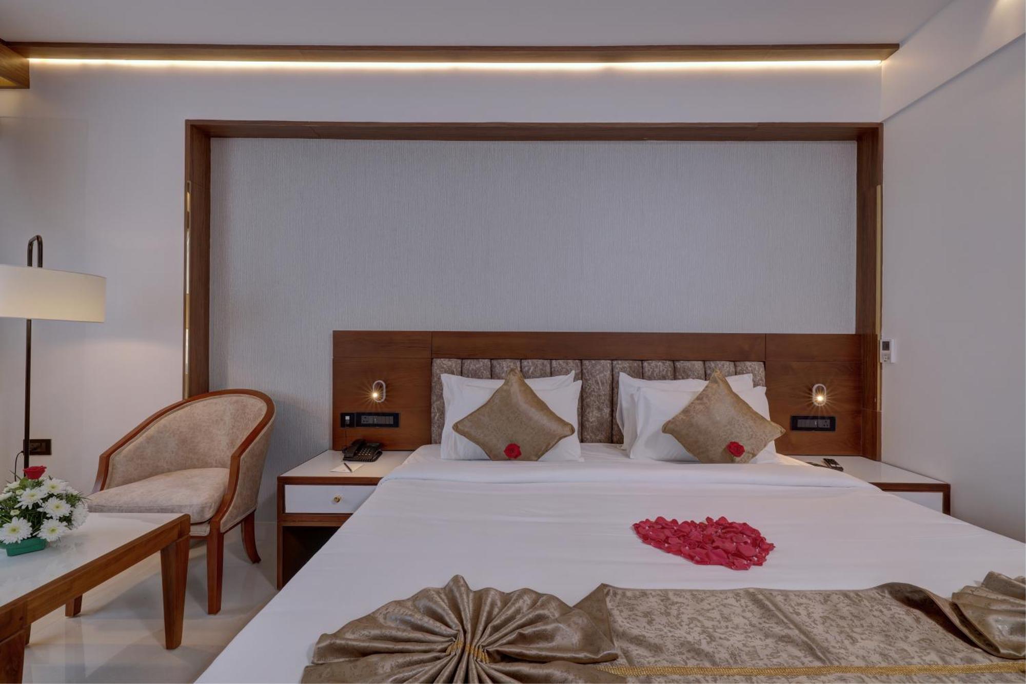 Hotel Cordial Sopanam Thiruvananthapuram Екстериор снимка