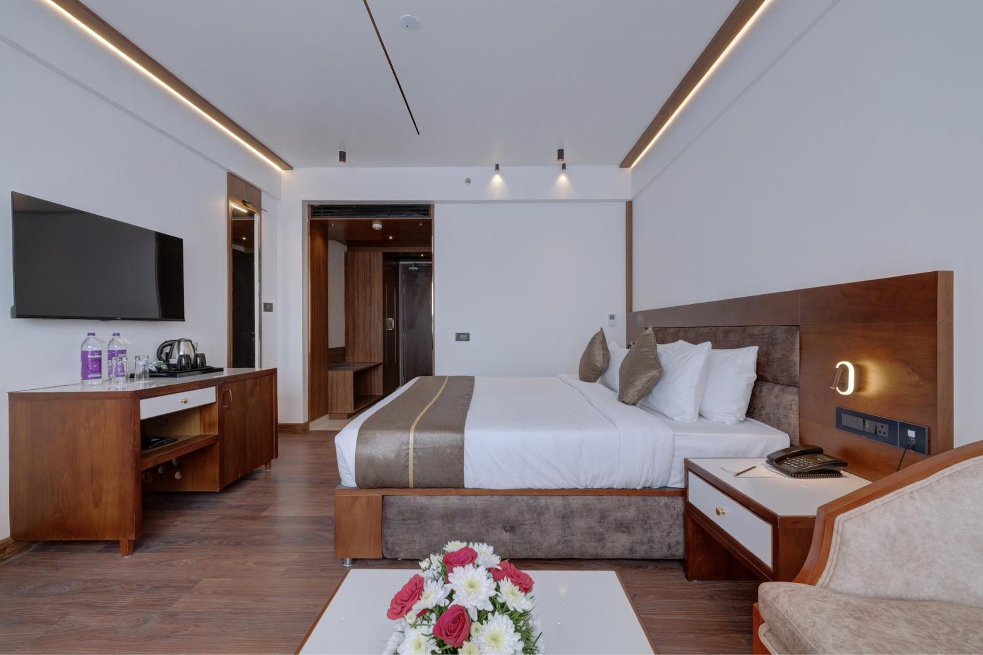 Hotel Cordial Sopanam Thiruvananthapuram Екстериор снимка