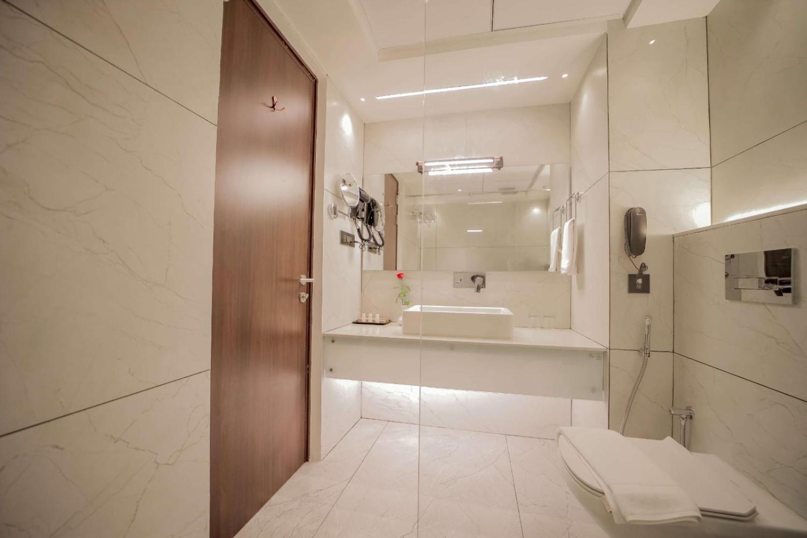 Hotel Cordial Sopanam Thiruvananthapuram Екстериор снимка